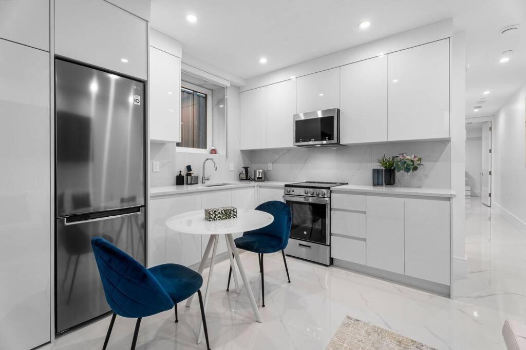 Brand New 2 Bedroom Point Grey Getaway Vancouver Zewnętrze zdjęcie